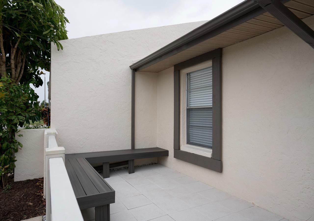 Oasis Villa Retreat Μπράντεντον Εξωτερικό φωτογραφία
